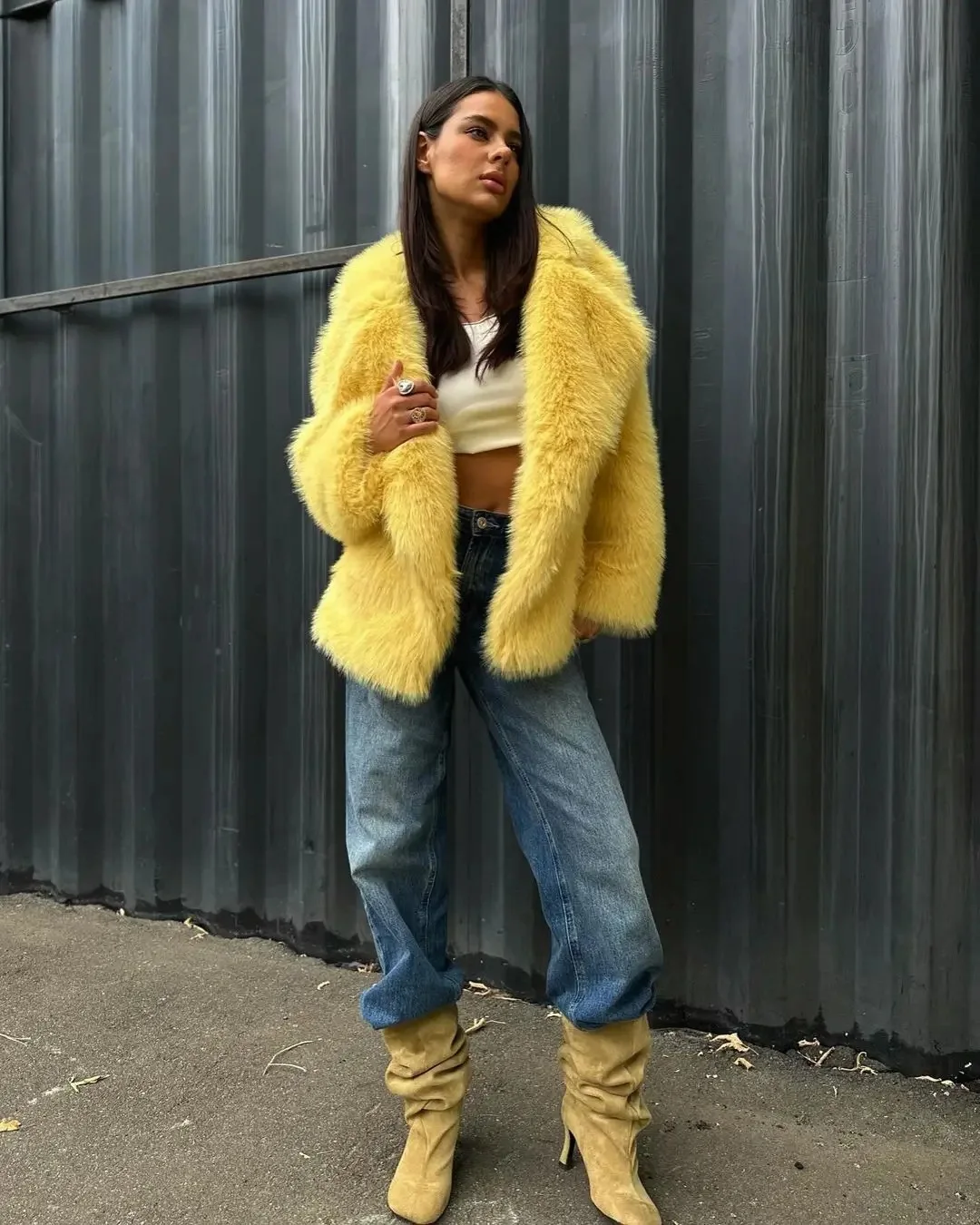 Vestes de luxe en fausse fourrure jaune pour femmes, Cardigan élégant à manches longues et revers, manteau court, vêtements d'extérieur chauds de rue, nouvelle collection hiver 2026