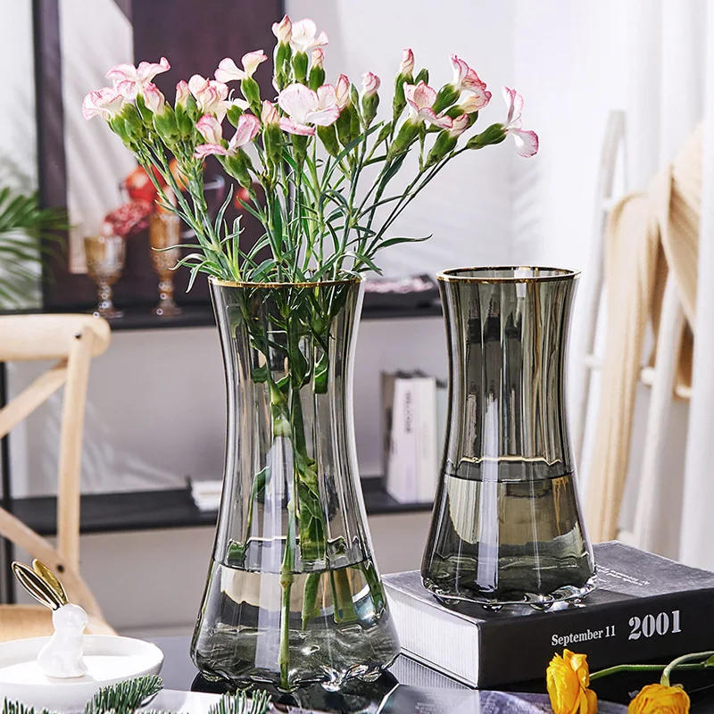 

Gong Xin's minimalist original color glass vase, transparent water-based fresh flowers