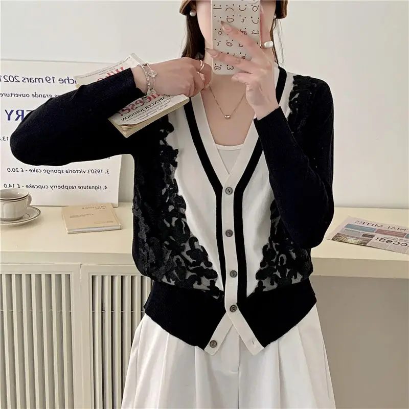 Autumn New Temperament Patchwork Lace V-neck Long Sleeve Knitting Cardigan Ladies Fashion Net Yarn Buttons Sweater Coat Femme