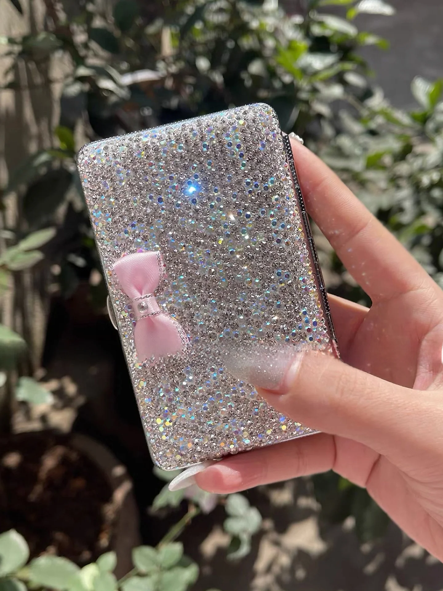 

Portable Ladies Fine Cigarette Box Diamond Embedded Half-length Filter Cigarette Holder Aluminum Alloy Personalized Smoker Case