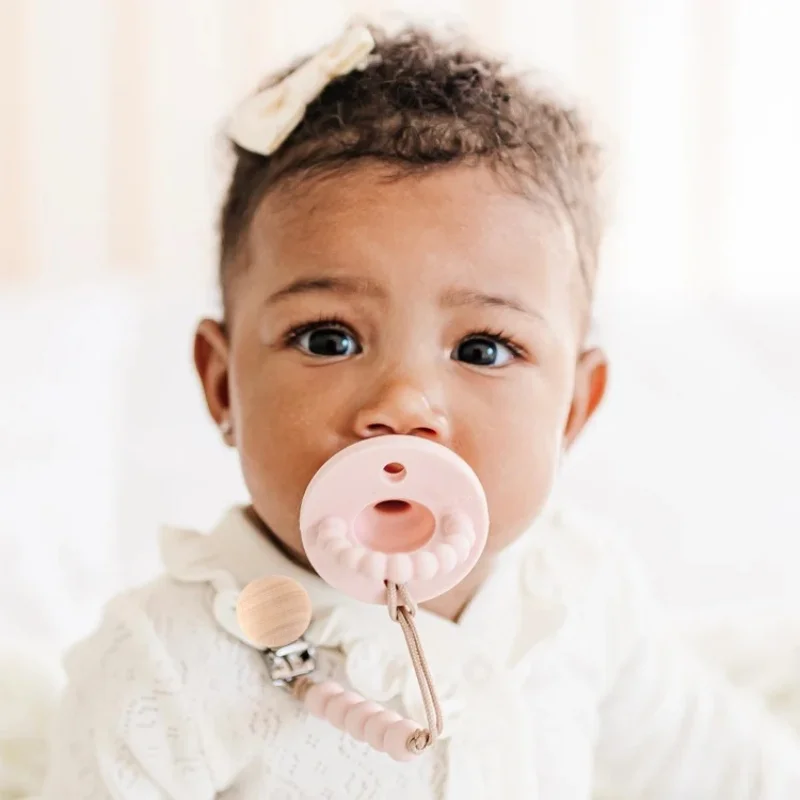 Silicone Baby Pacifier Clip Dummy Holder Chain Soft Charming Design for Baby Shower Gift Essential Newborn Feeding Accessory