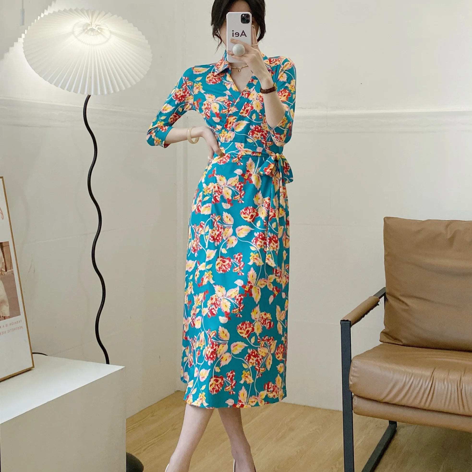 

Gentle Blue Floral Print Wrap Chest Long Skirt Dr with Stand Collar 3/4 Sve Slim Fit Waist Tie Women's Faion Dr