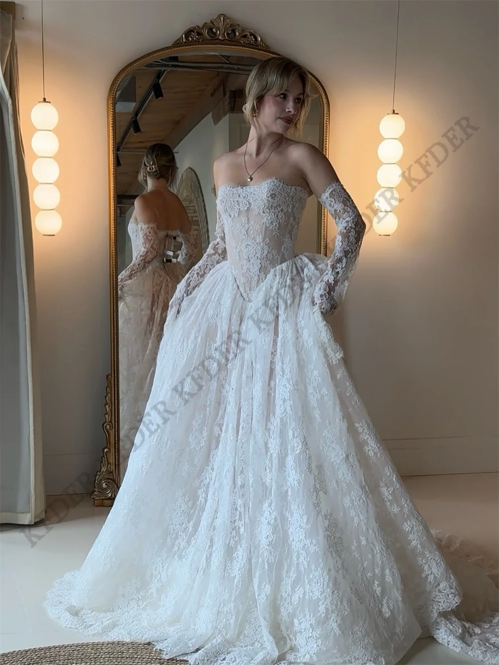 Luxury Lace Flowers Princess Wedding Dress with Long Sleeves A-Line Puffy Strapless Bridal Gown Customized Vestido De Noiva