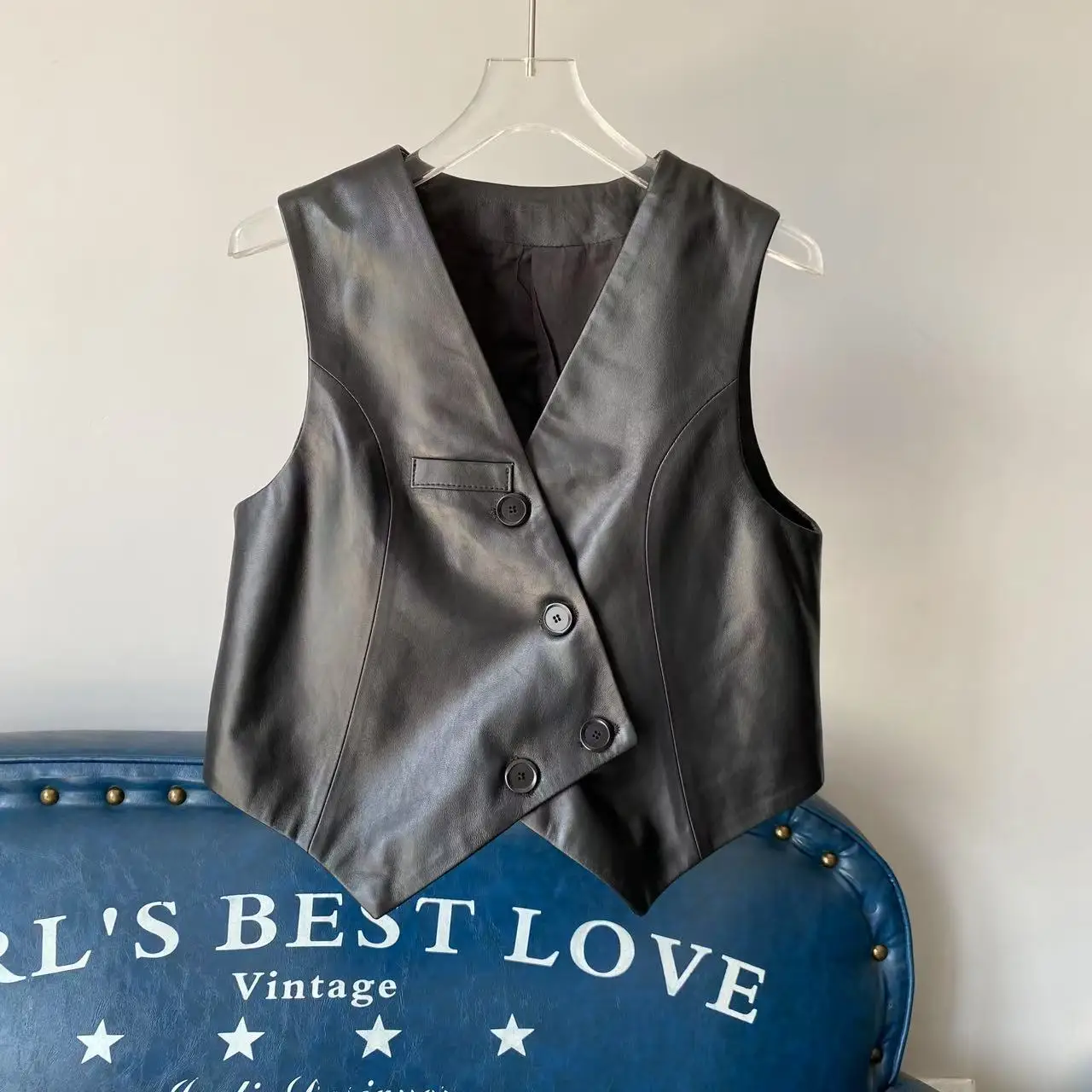 

Fall 2025 New Sle Women's Faionable ort Genuine Leather eepskin Vest Svel Versatile Jaet V-ne Multi-purpose