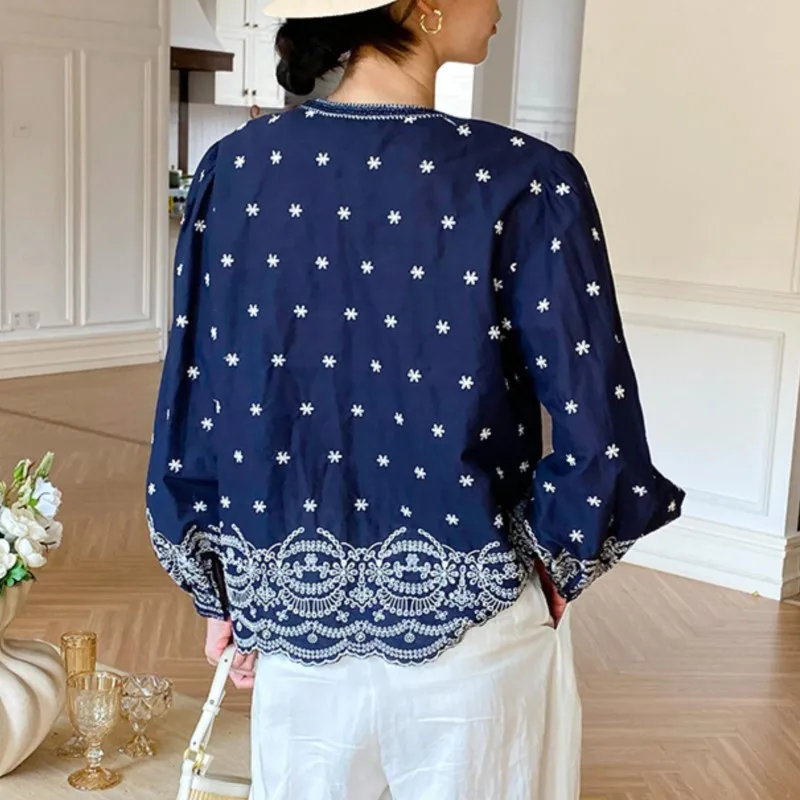 2025 الربيع والخريف قميص نسائي البوهيمي شرابة الخامس الرقبة طويلة الأكمام قميص البحرية الفرنسية الرجعية التطريز بلوزة عطلة #3