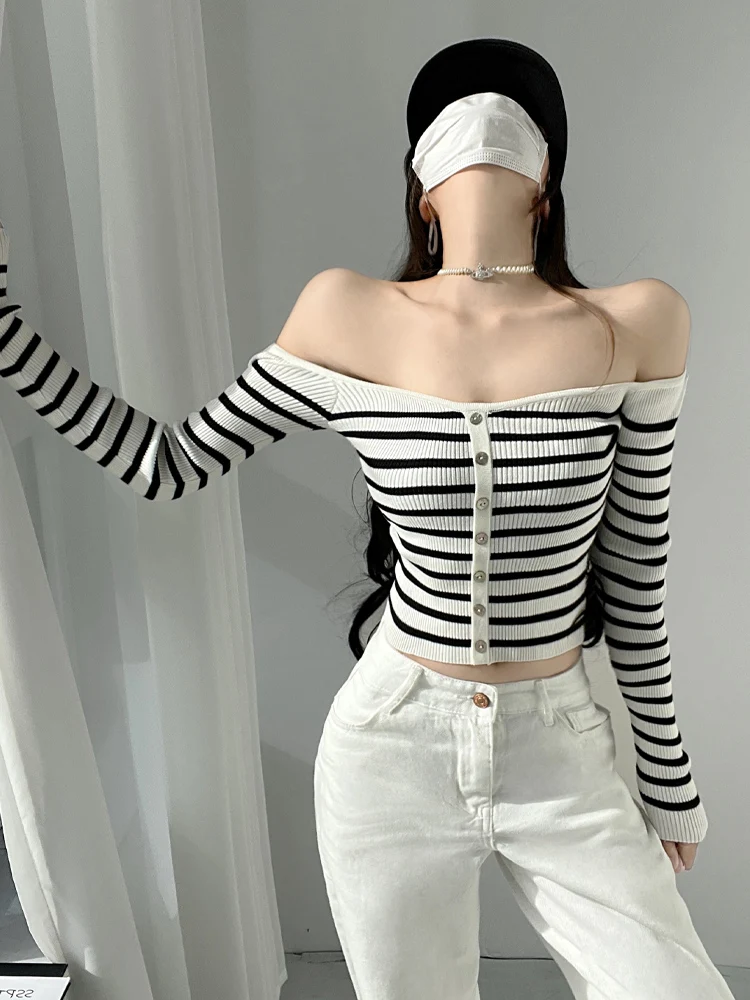 

Потрясающий вязаный свитер Ne Stripe на одно плечо с колючками и пуговицами для ключиц, женский ор Long Sve Sweet Sle Spring