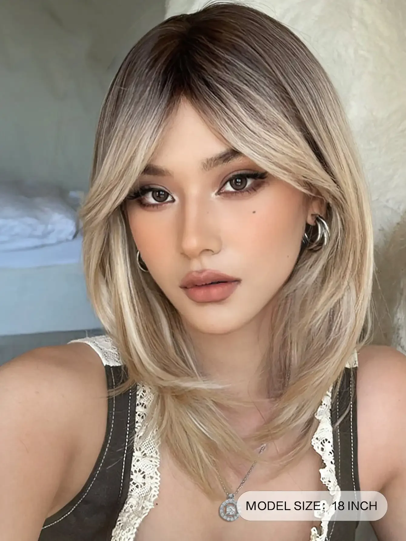 Charming Long Blonde Wigs for Women Synthetic Hair Wig with Fringe Ombre Color with Dark Roots Layered Wigs Heat Resistant Wigs