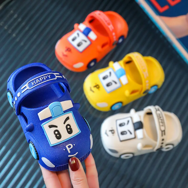 Pantofole per bambini carine estate nuove scarpe con foro per punta chiusa sandali per bambini in PVC traspirante pantofole per la casa leggere e