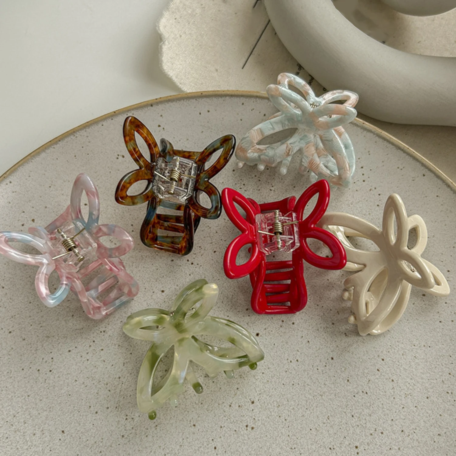 Butterfly Hair Claw Clip Vintage Cute Acetate Middle Crab Hairpin Headwear for Women Girl Summer Bath Back Head Hair Accessories image 2