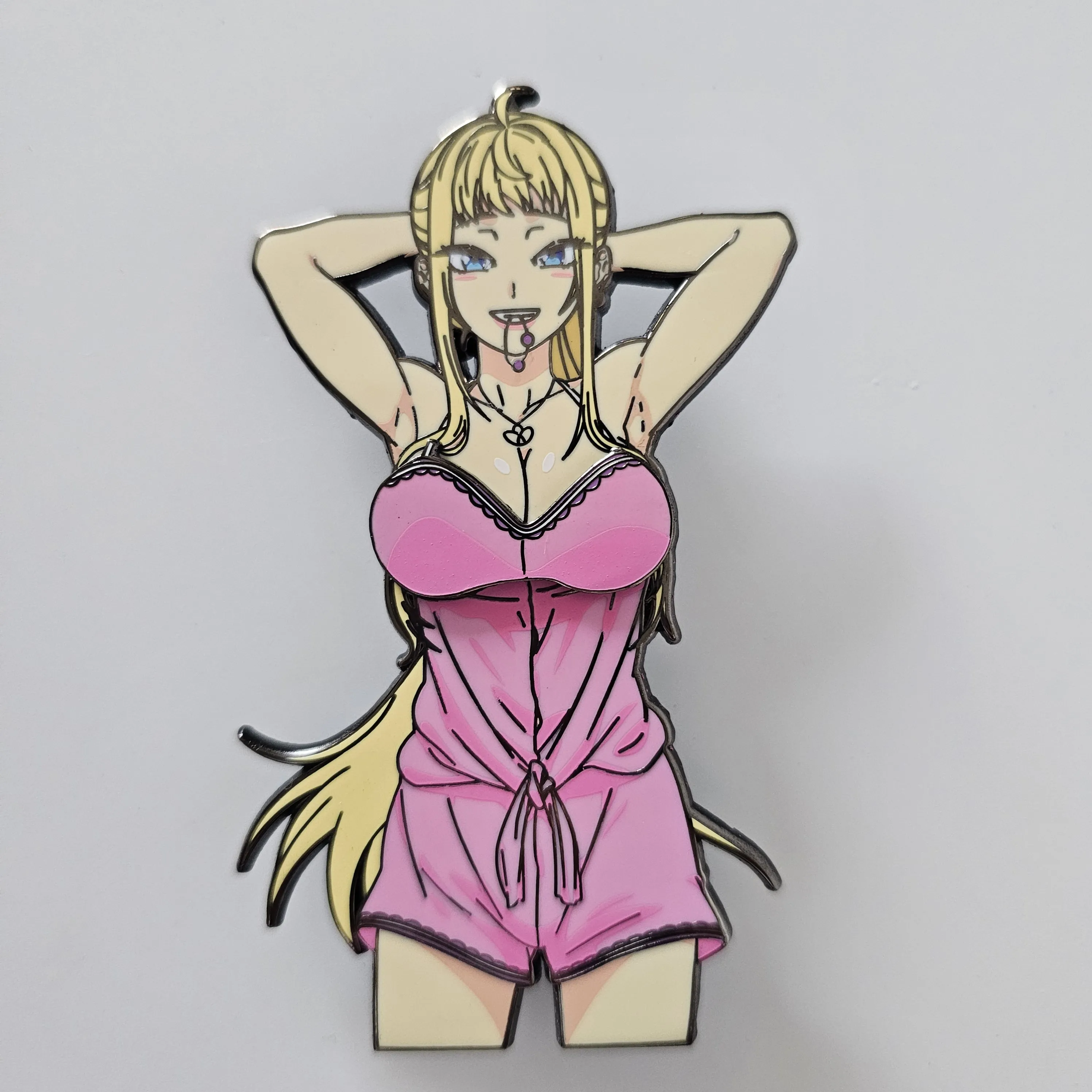 ¡Los Gals de Hokkaido son súper adorable! Minami Fuyuki Broche con insignia de esmalte de metal desmontable magnético