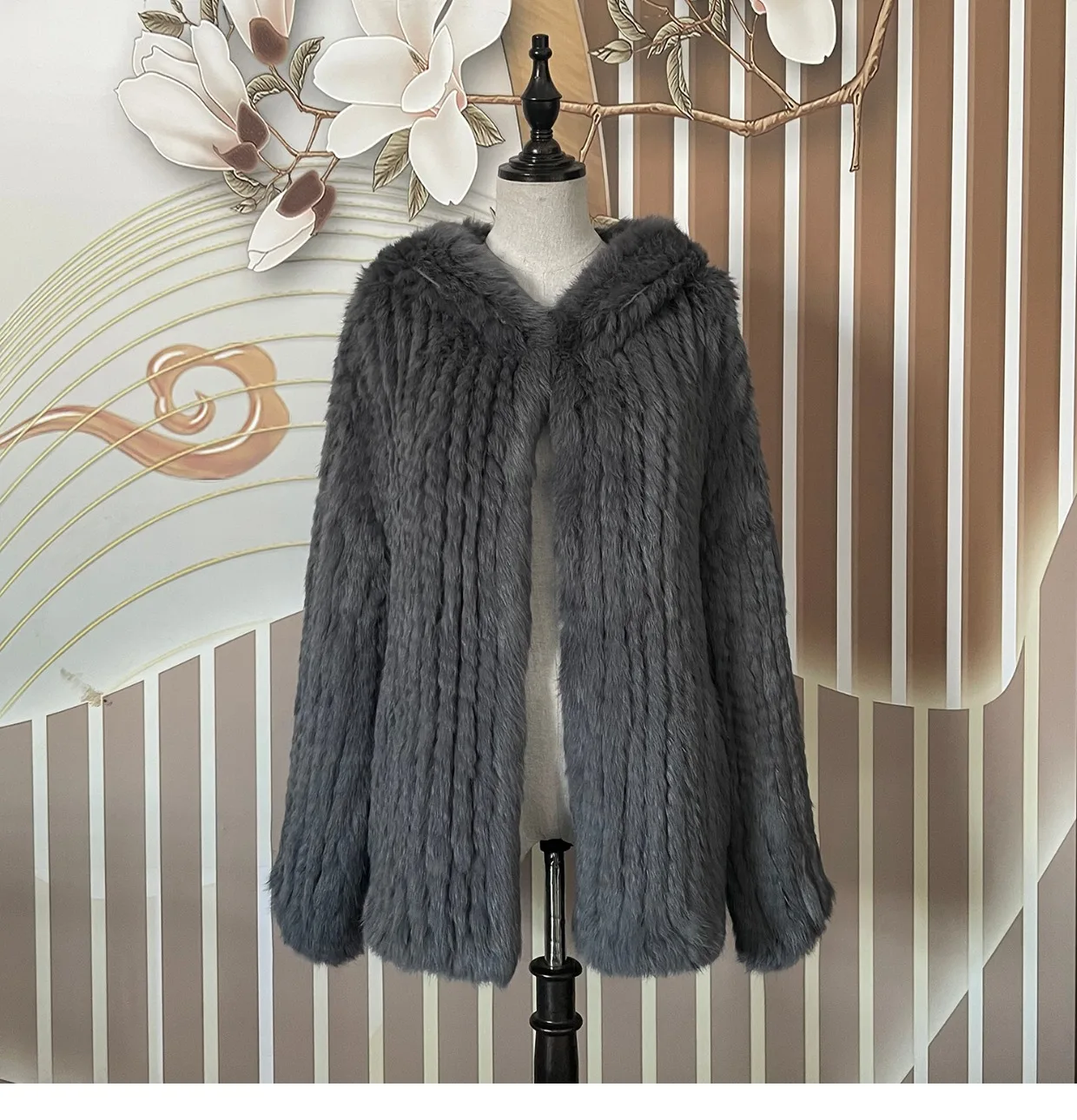 Winter Warm Real Natural Rabbit Fur Knitted Coat Women Luxury Long Sleeves Hooded Plus Size Fur Jacket Thick Outwear Femme