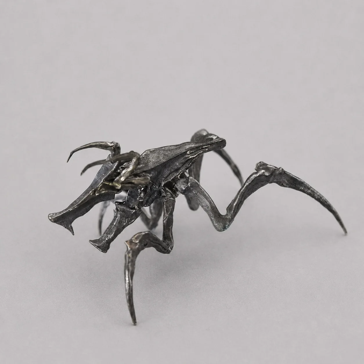 Aus Messing Gefertigtes Altes Star River Fleet Arrachinis Insekten-Miniatur-Monster-Alien-Kreatur Handmodell-Ornament – Detail 4