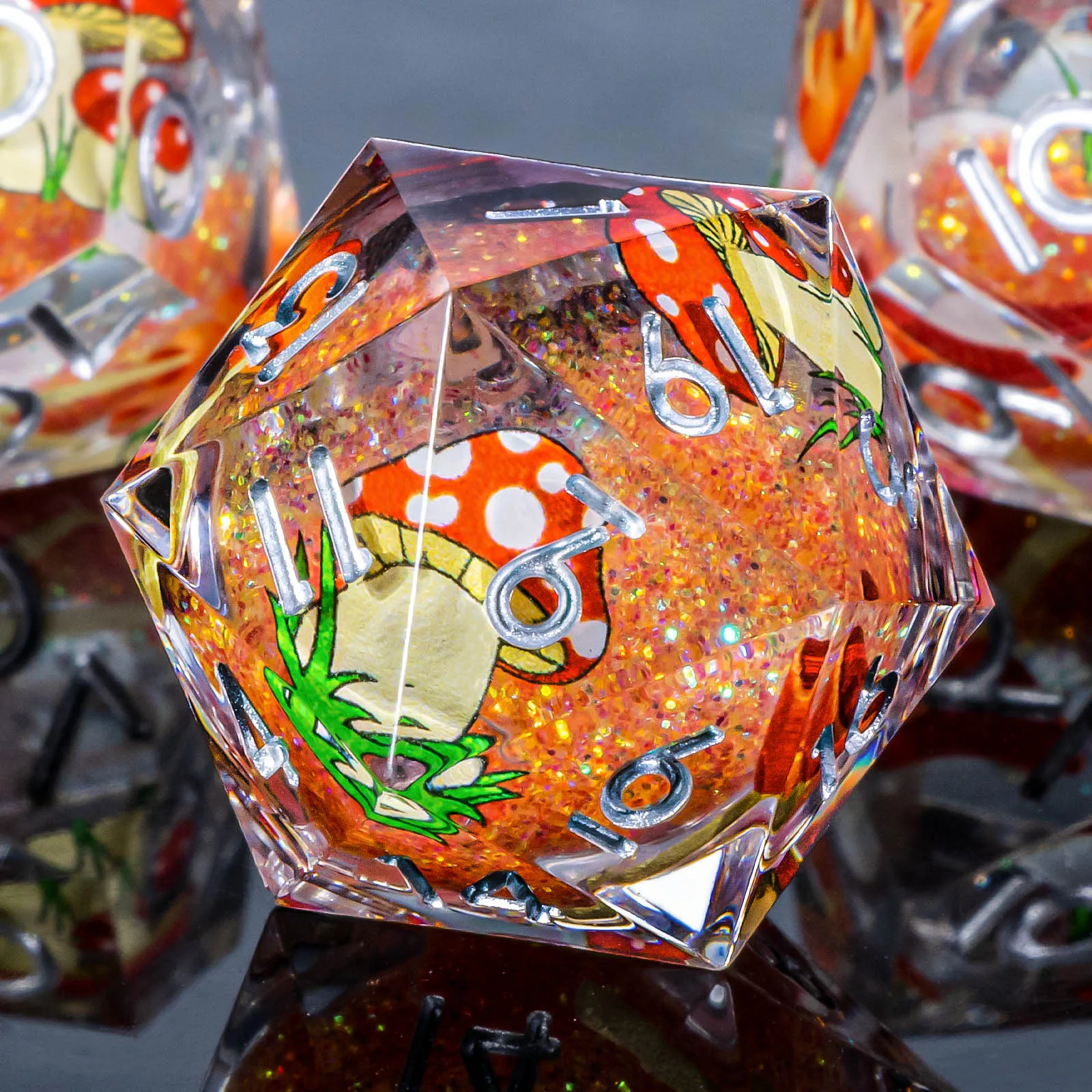 

Mushroom DND Liquid Core D&D Dice, 7pcs Sharp Edge Resin Dungeon and Dragon Dice Set, Role Playing Dice D20 D12 D10 D8 D6 D4