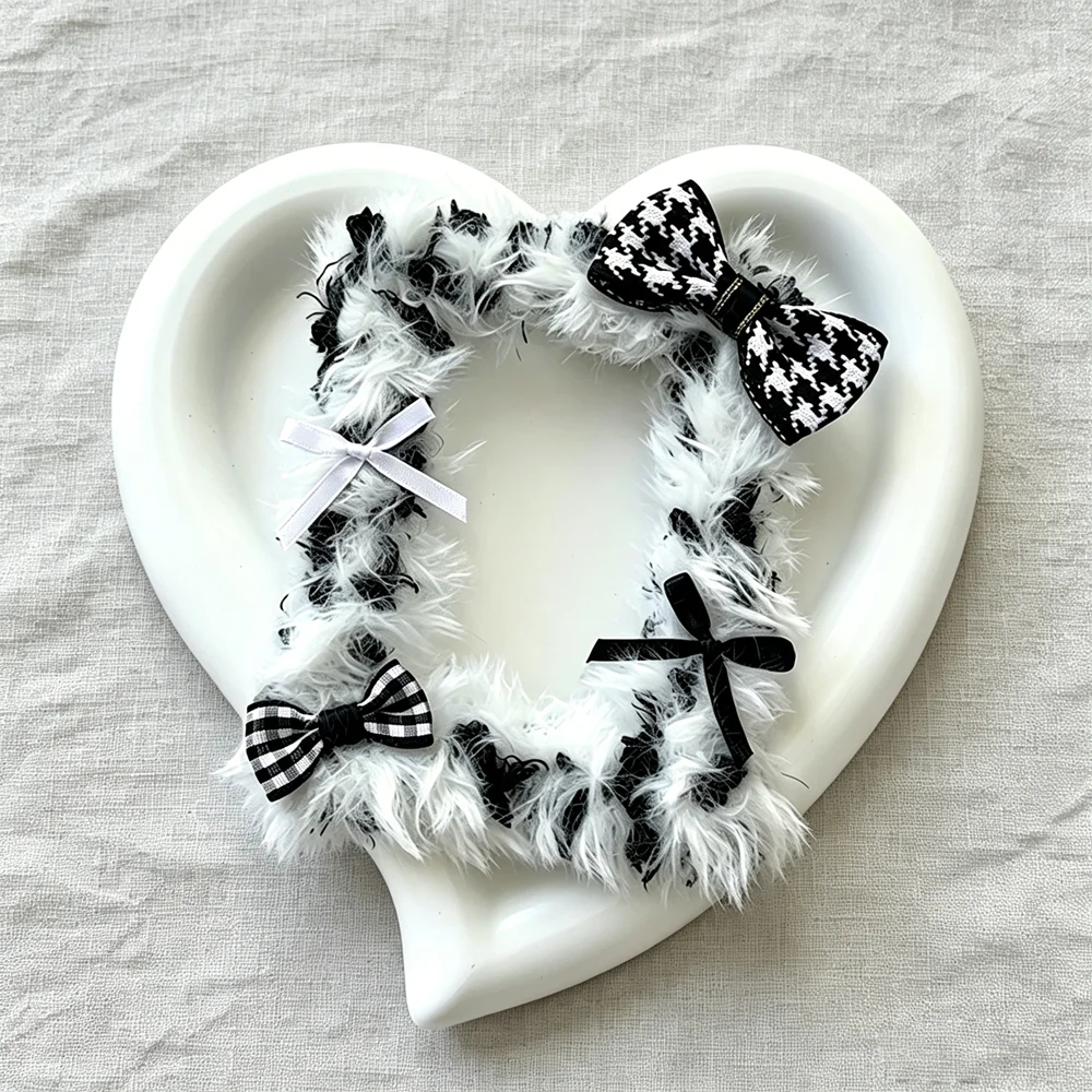 Fluffy Black White Fur Bowknot Card Holder Handmade Photo Sleeve 3 Inch Card Display Sleeve Collectible Photocard Case Itabag Decoration Photocard Protector Fan Collectibles Card Cover Trading Card Sleeve