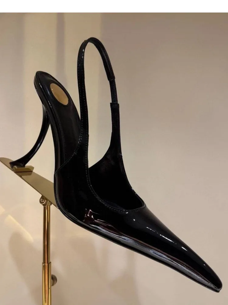 صنادل نسائية صيفية جديدة ذات كعب عالي بقصة ضيقة، عرض أزياء عصري مدبب لحفلات الزفاف 34-43 صنادل نسائية كبيرة