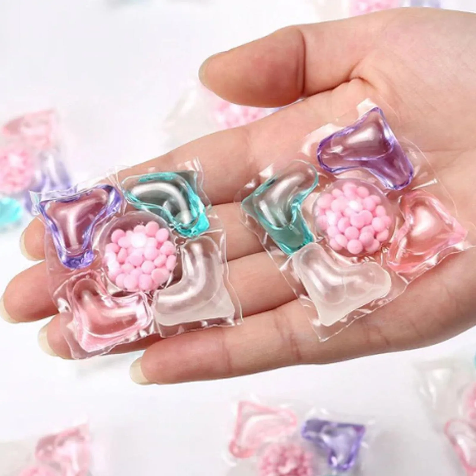 

5-in-1 Multi Effect Laundry Beads Water Soluble Laundry Detergent Long Lasting Fragrance Retention Beads Household Cleaning Tool