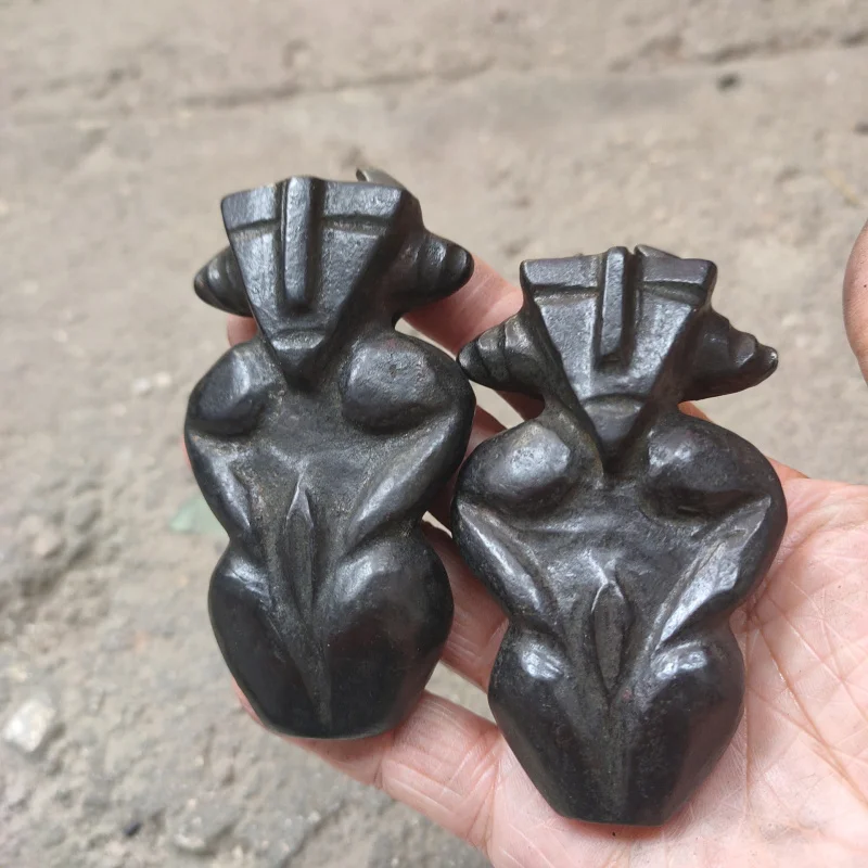 

Jade Stone Antique Craft Iron Stone Carving Red Mountain Culture Bull Head Sun Man Handheld Piece