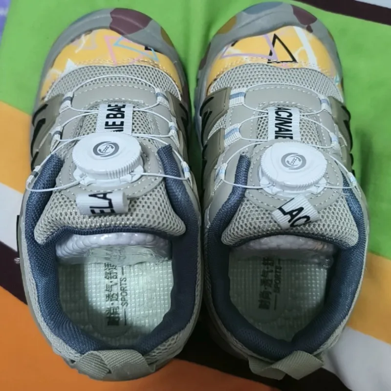 Children's Outdoor Sports Shoes 2026 Autumn New Rotating Buckle Boys' Outdoor Mountaineering Shoes Girls' Soft Sole Fashion Casu