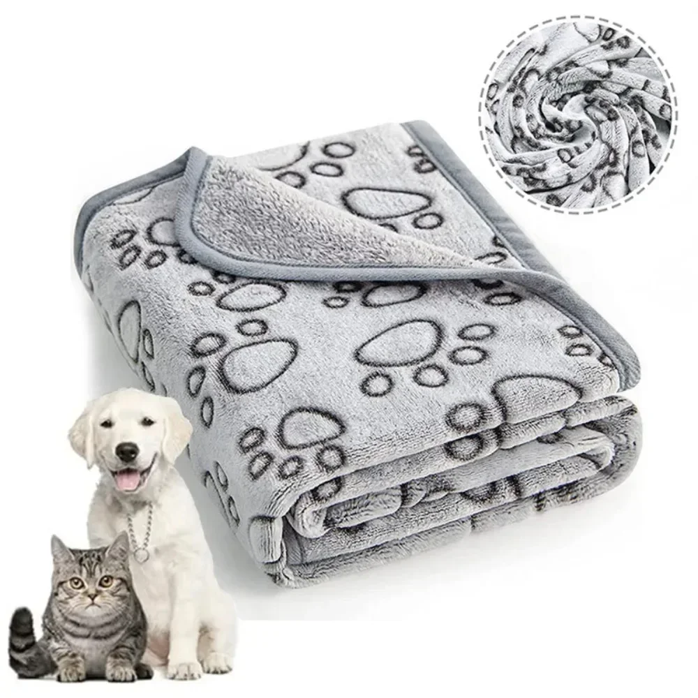 Fluffy Warm Pet Blanket Cute Paw Print Warm Dog Blanket Soft Flannel Pet Mat Winter Kittens and Puppies Gifts Pets Blankets