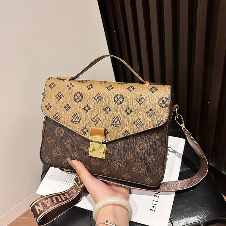 

2025 summer 2292 new small square bag one size high sense fashion versatile lock PU shoulder bag brown with coffee