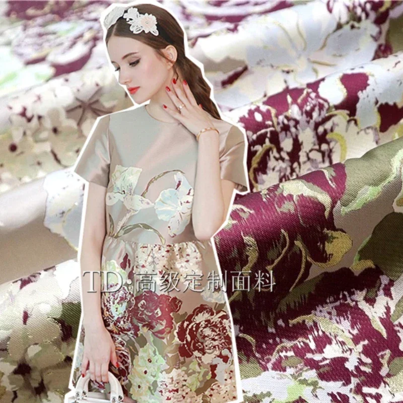 

Золотая шелковая парча жаккардовая ткань платье ветровка костюм куртка модный европейский брендовый дизайн шитье оптовая продажа материал ткань