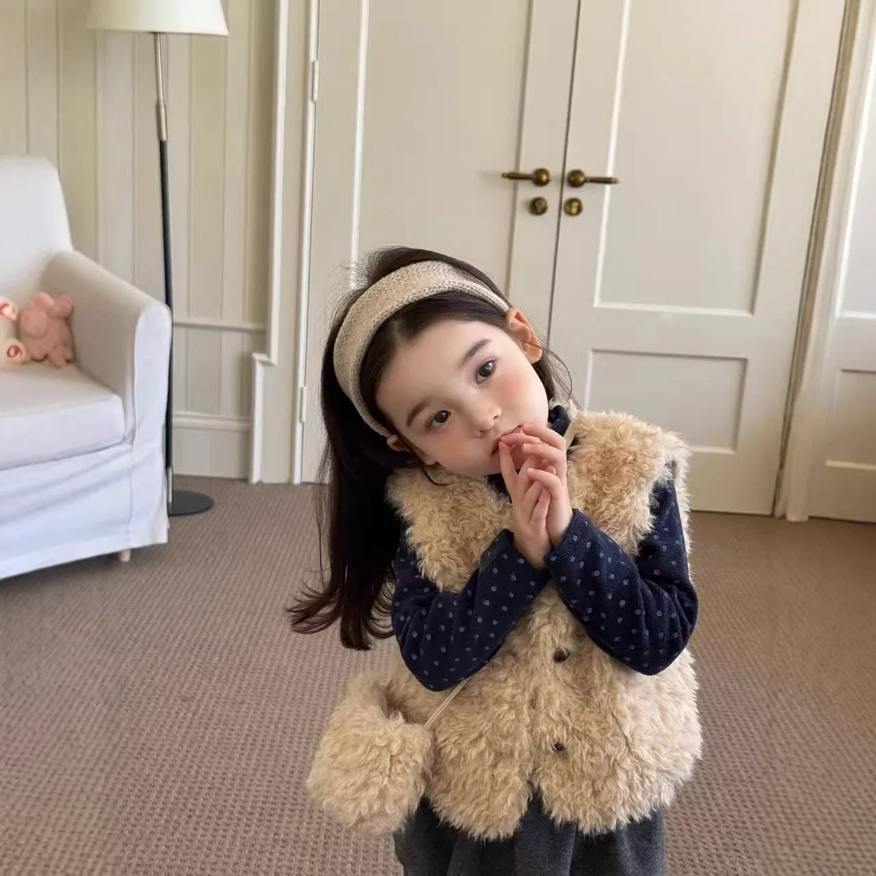 سترة الفتيات القطيفة 2025 شتاء جديد طفلة سميكة الفراء سترة لطيف الفراء #1