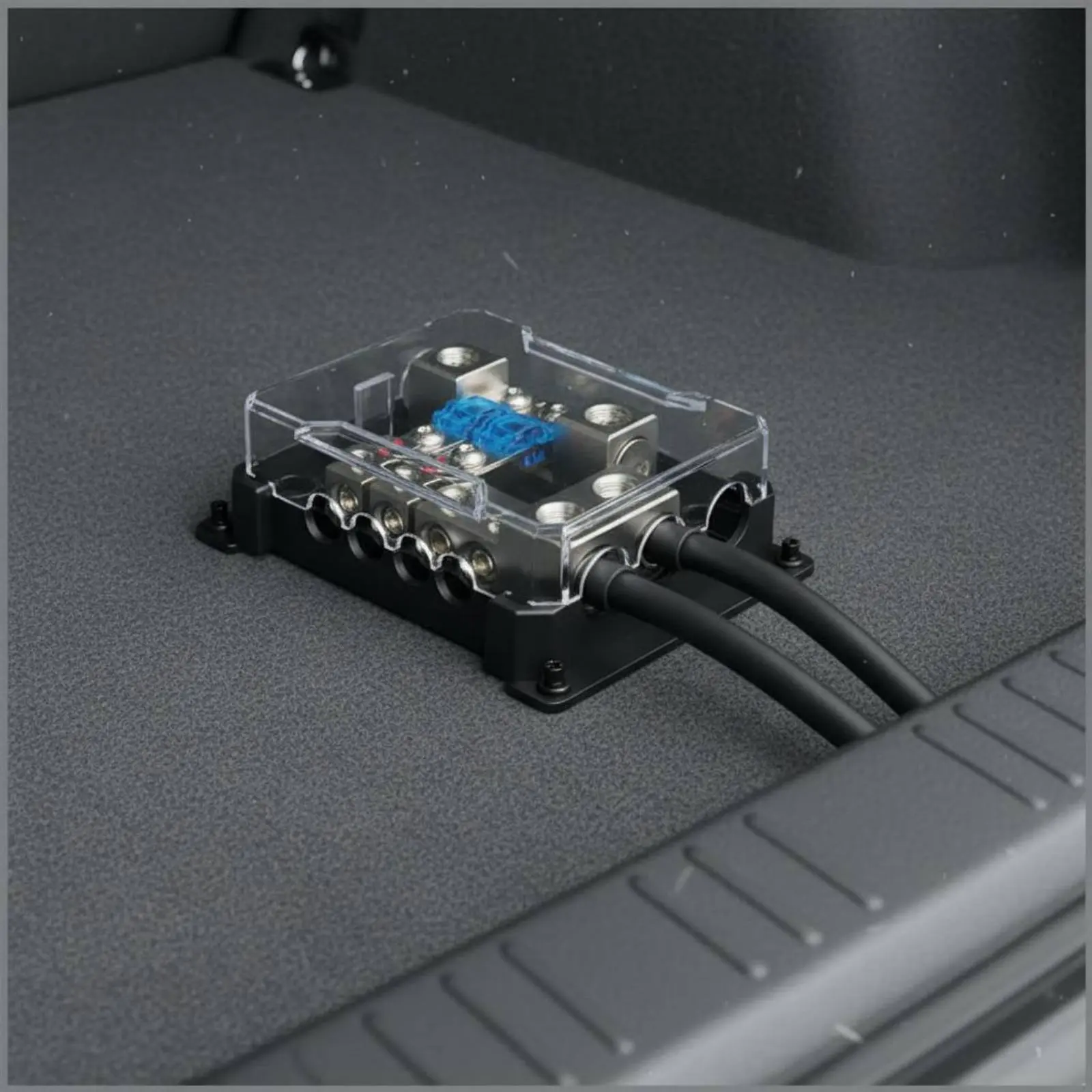 Car Audio Fuse Distribution Block Shielded Cover Automotive Fuse Box with Visual Alert Display for DIYers