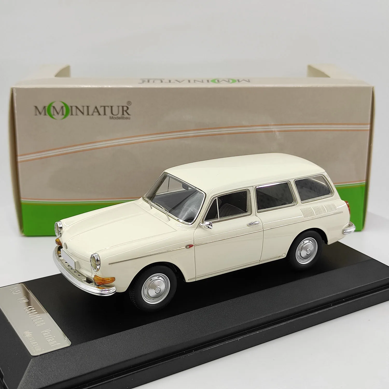 

Diecast MOMINIATUR 1/32 Scale VW 1500/1600 Variant Resin Car Model Collectible Toy Gift Souvenir Display Ornament