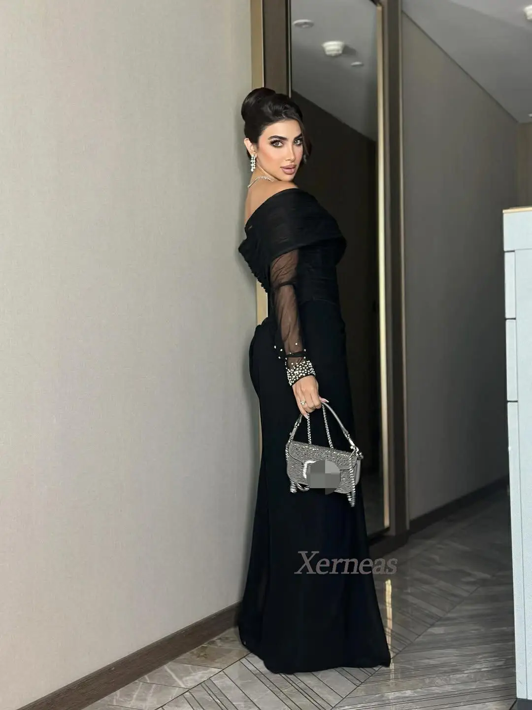 カスタムクリスタルエレガントイブニングドレスラグジュアリー2025オフショルダーページェントパーティードレス女性用プリーツプロムガウンロング