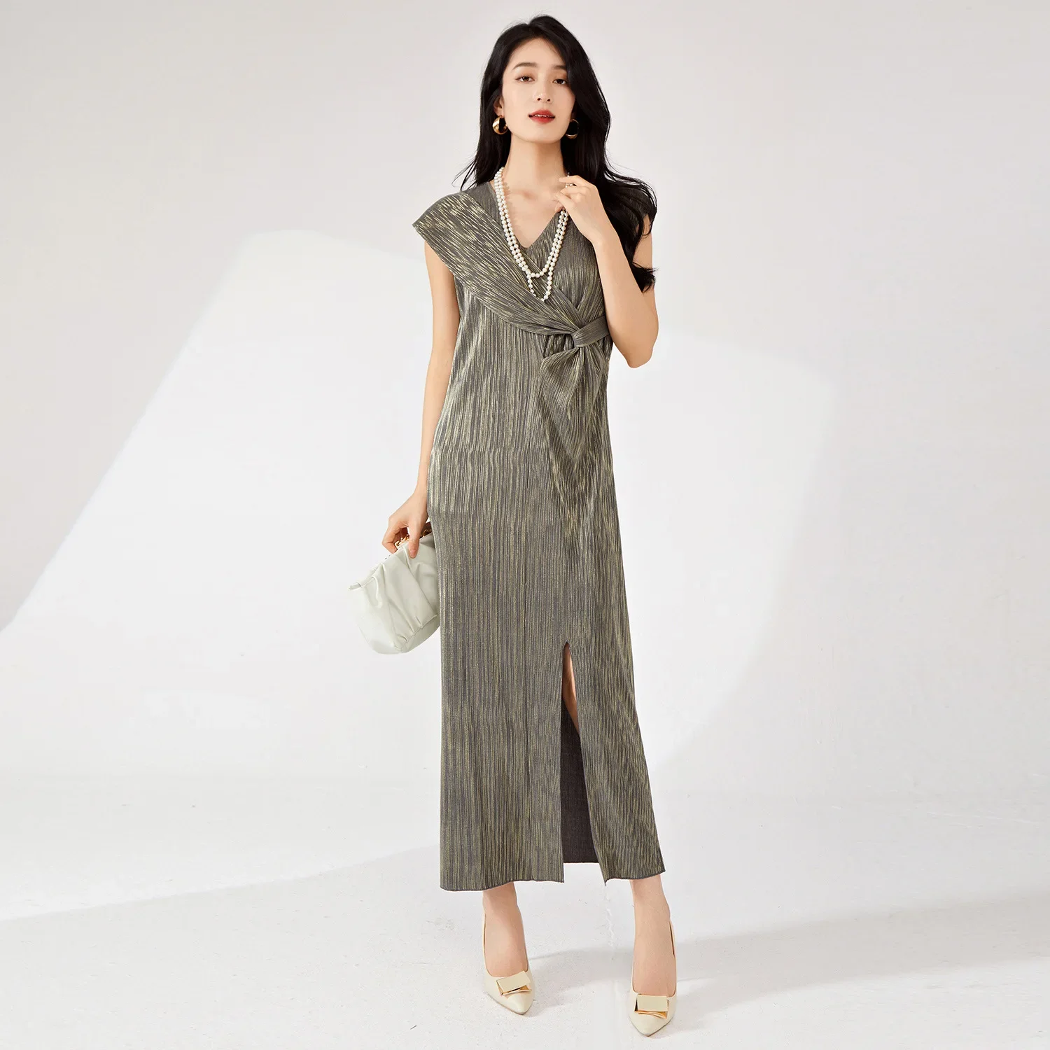 Miyake Skirt Women's Long Dress with Summer Bag and Hip Skirt, Cinching Waist To Show Slimming Temperament  Metallic Slit Dress