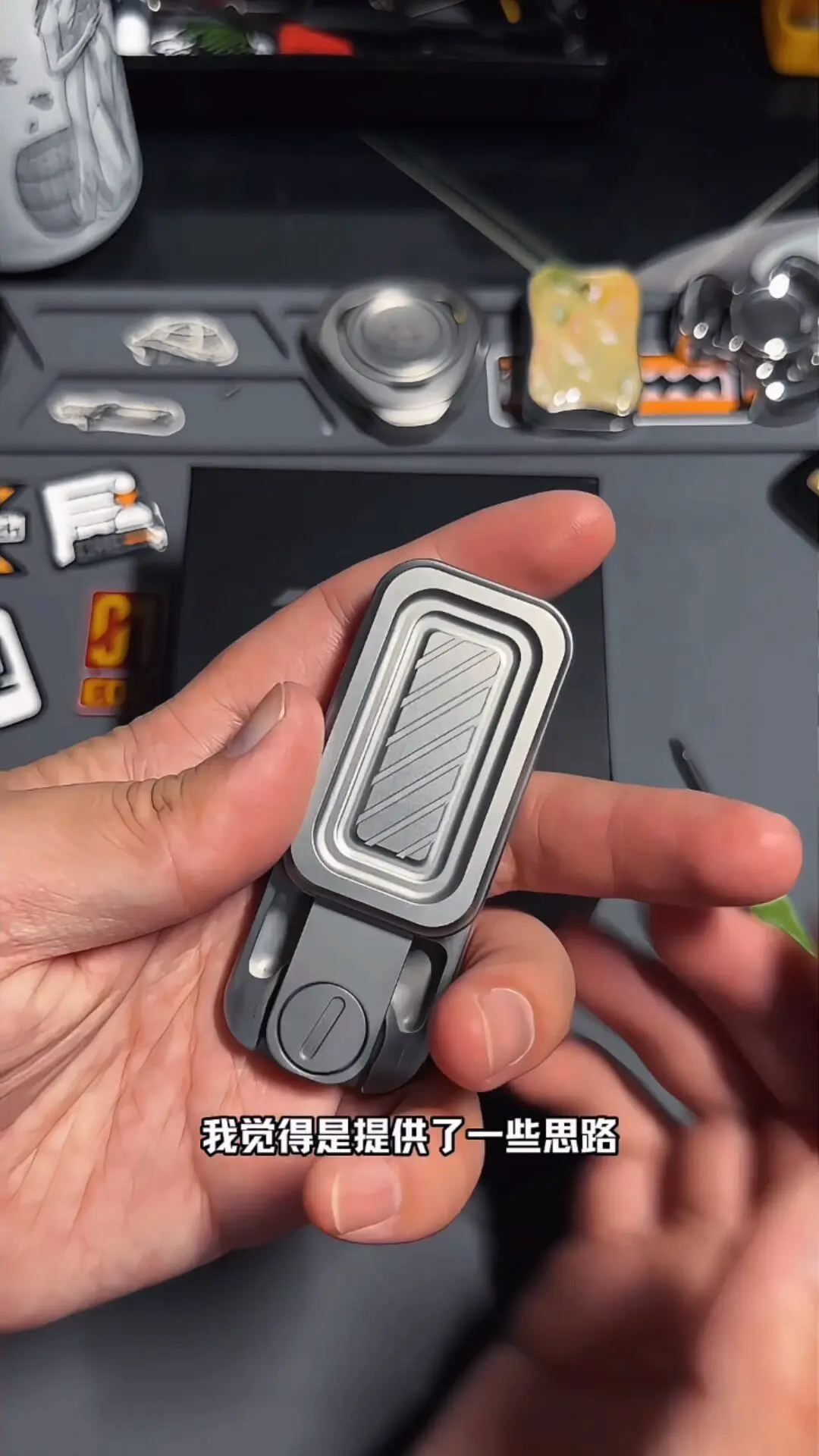 Used EDC T-Max Stainless Steel Push Card, Smooth Sound, EDC Decompression Artifact, Mechanical Structure