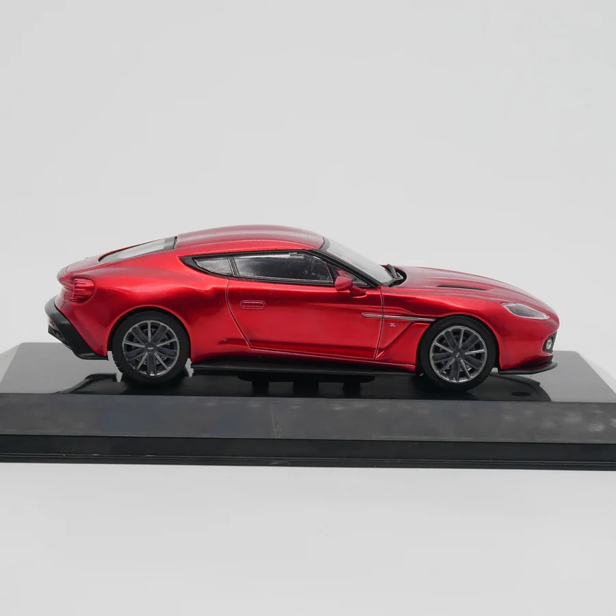 Moulé sous pression Ixo 1:43 échelle Aston Martin V12 2016 Aston Martin supercar modèle de voiture en alliage modèle de jouet à collectionner cadeau Souvenir affichage