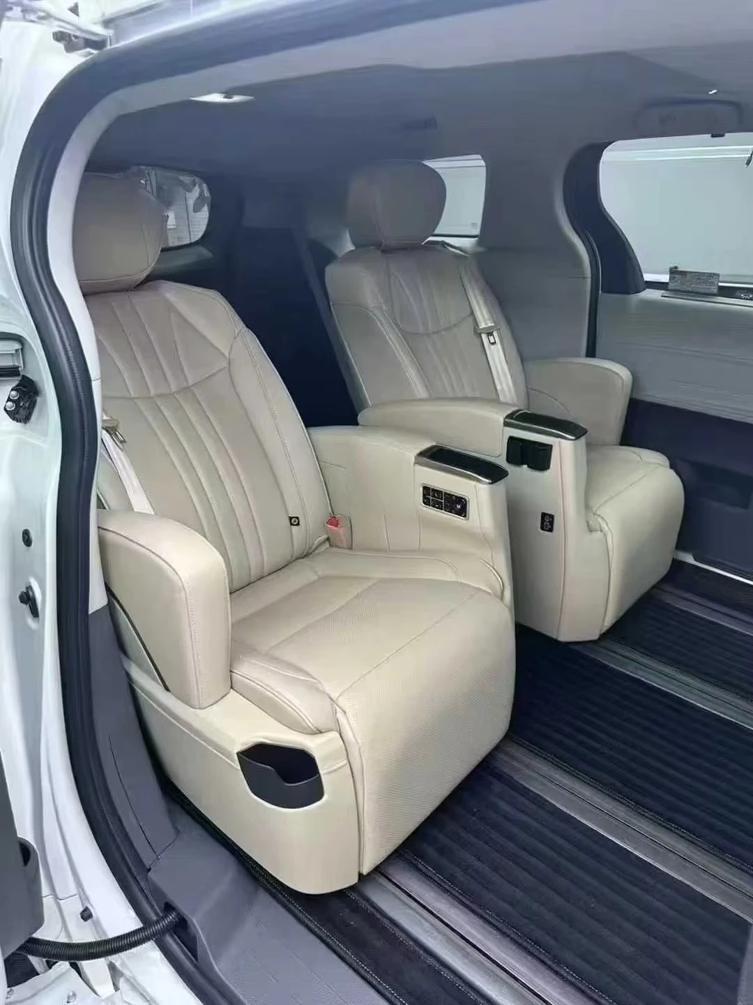 Car Interior Parts Electric Adjustable Car Aero Seat With Sleep Headrest