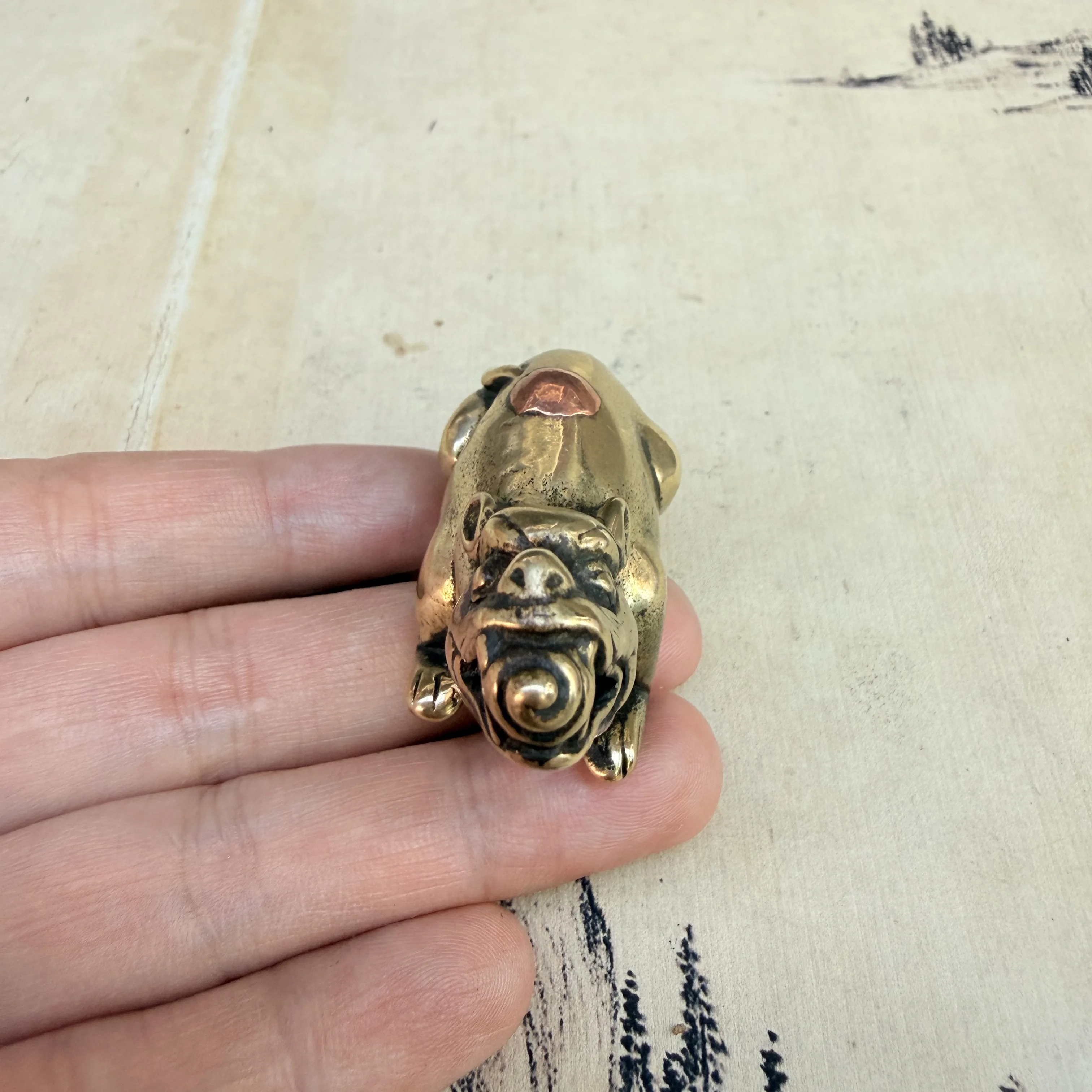 Brass carving hand-inlaid small ornaments for home desktop decoration of Tubo Mouse.