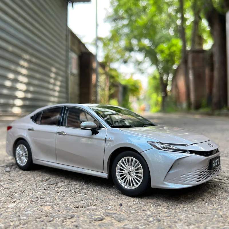 Dealer Edition Car Model,1:18 Toyota Camry 2024,MK9,Diecast Model for Collections,Display and Gift for Friends