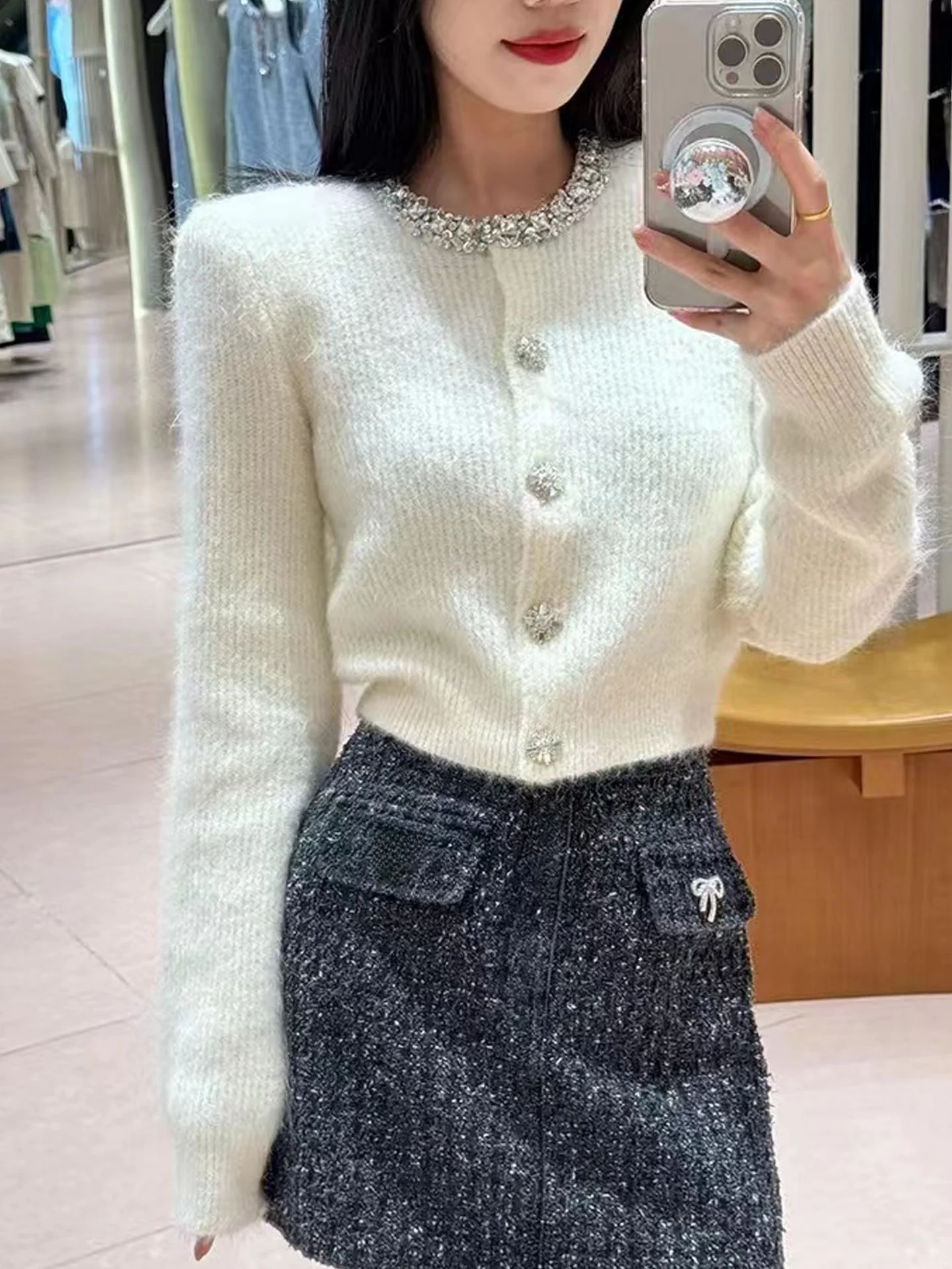 

Роскошный вязаный кардиган для ранней весны с воротником, украшенным стразами, из мягкого полиэфирного волокна, женское пальто