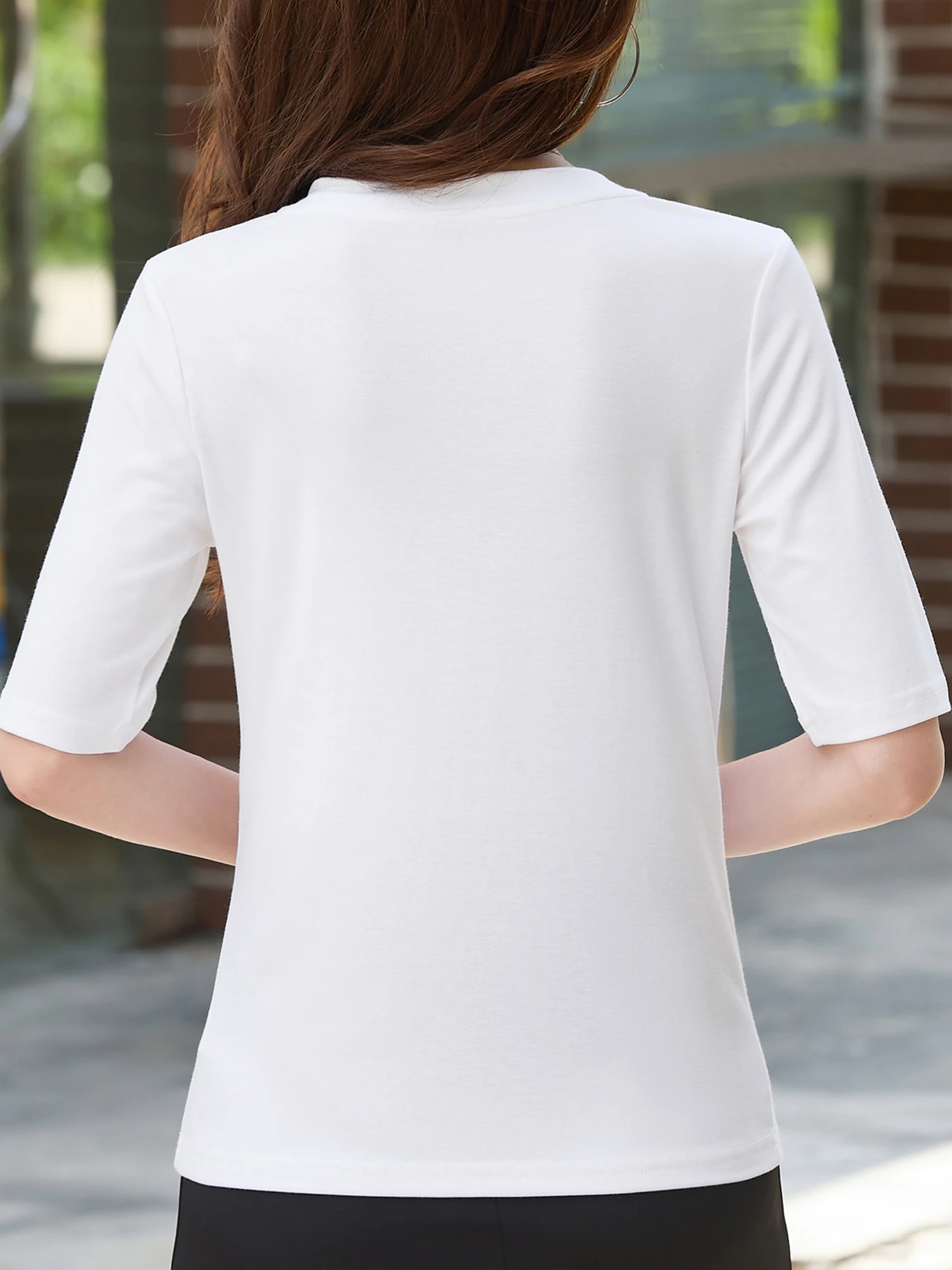 Womens Soft & Breathable Solid V-Neck T-Shirt - Casual Short Sleeve for Spring & Summer - Stylish Essential, Comfort Fit Wardrob