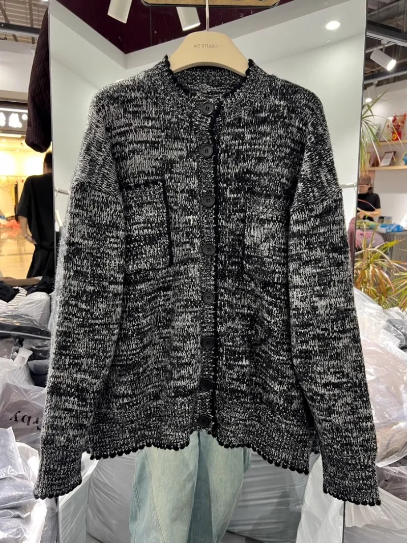 European Goods 2024 Autumn and Winter New Fashion Casual Single-breasted Flower Gray Knitted Cardigan Sweater Jacket For Women