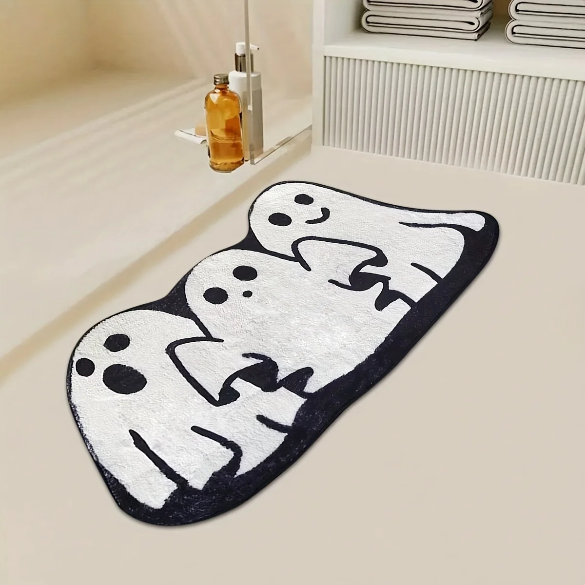VIKAMA Irregular Three Ghost Bath Mat Minimalist Line Drawing Ghost Design Soft Fluffy Non Slip Washable Cute Halloween Bedroom
