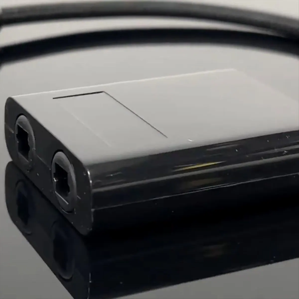 

Разветвитель оптоволоконного кабеля ABME 2 в 1, преобразователь Toslink для HDTV DVD, цифрового ТВ, усилитель звуковой панели, позолоченный порт