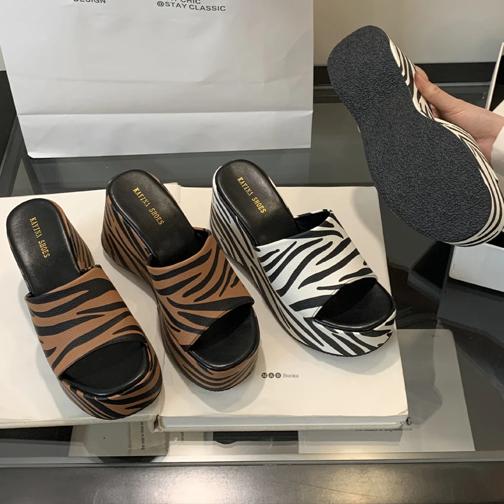 النساء صنادل أرضية أسافين الكعوب النعال ليوبارد الشريحة جولة المفتوحة تو الانزلاق على الصيف صنادل شاطئ البغال الأحذية