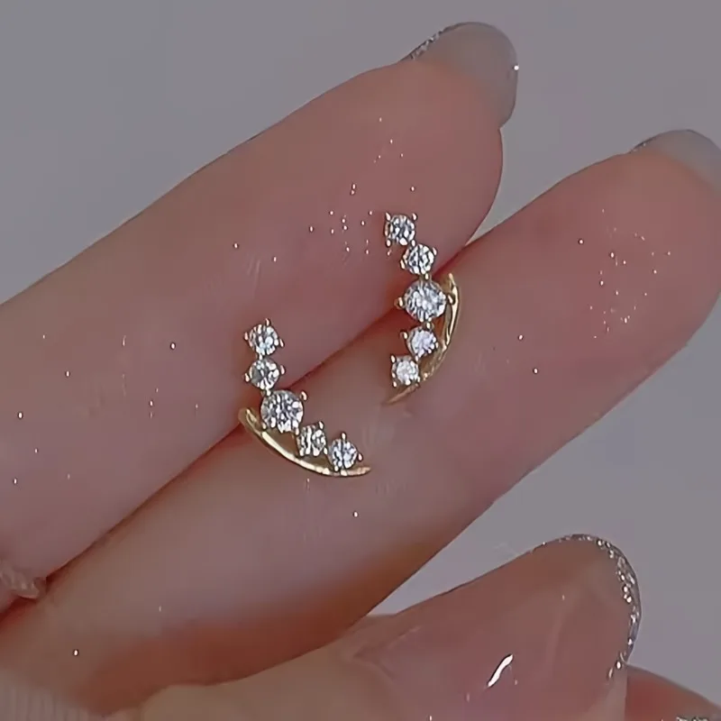 A Pair of Small and Delicate Earrings, Sparkling with Zircon Inlay, Suitable As Jewelry Gifts for Women's Daily Wear