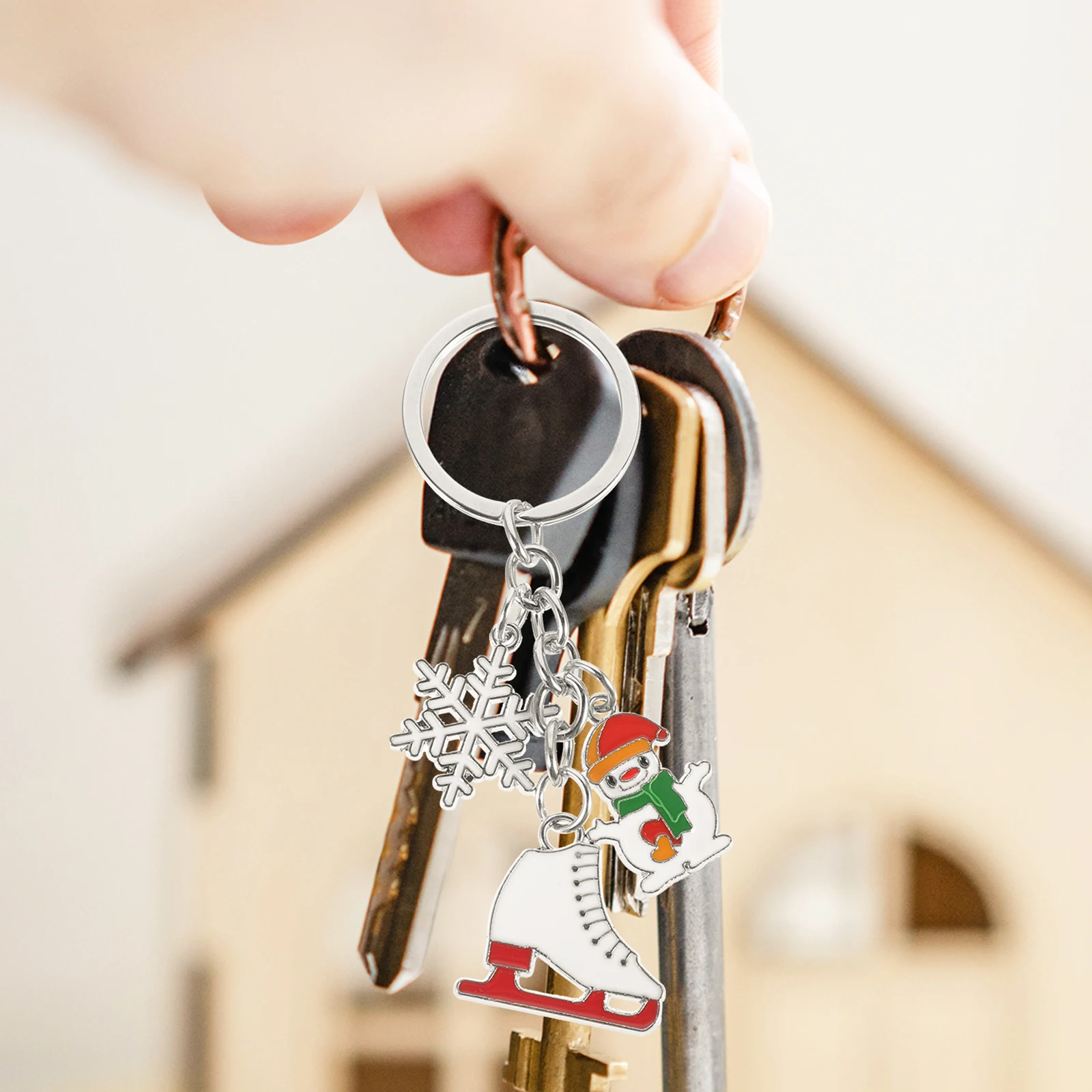 

Cute Snowflake Key Chain Keyring Christmas Decoration Luggage Pendant Car Decorative Backpack Hanging Gift Skating Race Bag
