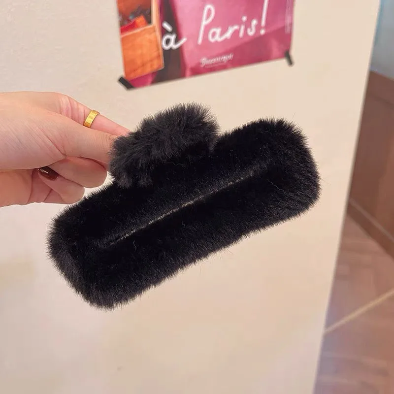 Winter Plush Square Hair Claw for Women Korean Elegant Acrylic Hairpins Faux Fur Hair Clip Pink Barrette Crab Hair Accessories