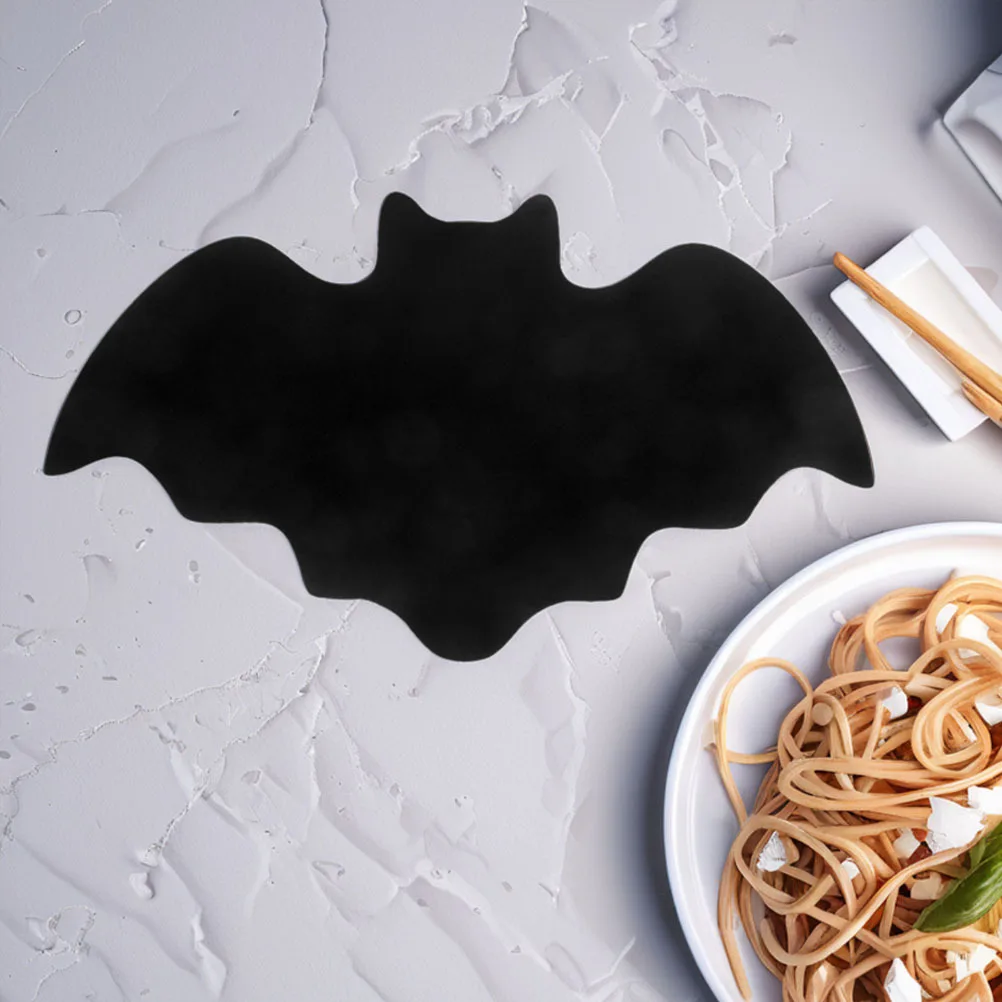 

16Pcs Halloween Bat Placemats Felt Black Dining Table Mats Non Slip Heat Resistant Halloween Kitchen Party Decorations