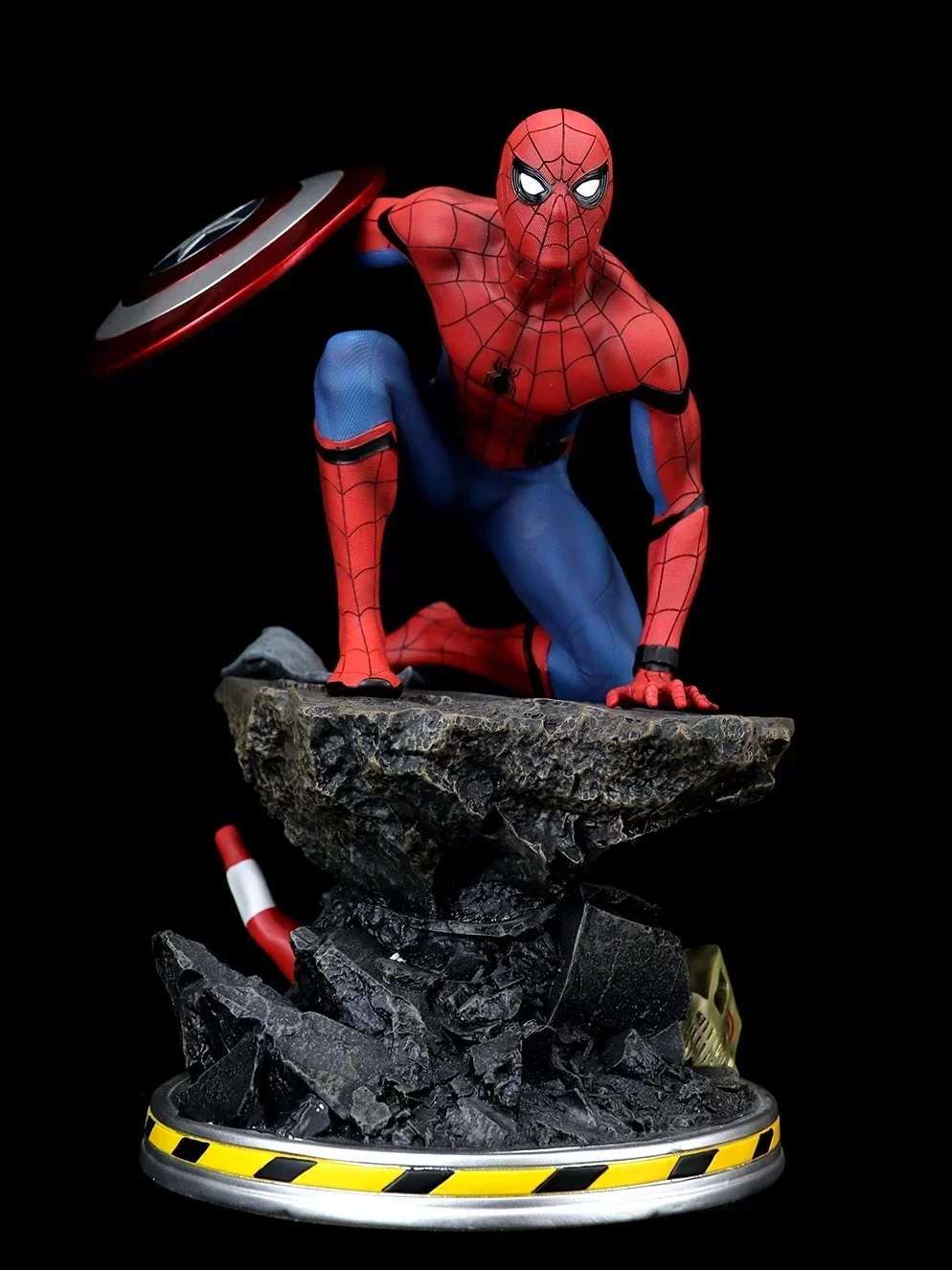 

Marvel 40cm Spiderman Statue Captain America Shield Spider Man Statue Gk Figure Resin 1/4 Personalized Creative Collectible Gift