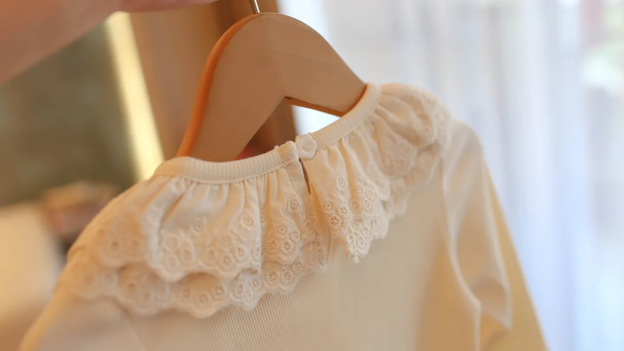 الربيع والخريف الكورية نمط الفتيات طبقة مزدوجة طوق الحلو نمط قاعدة قميص طفل الفتيات الملابس