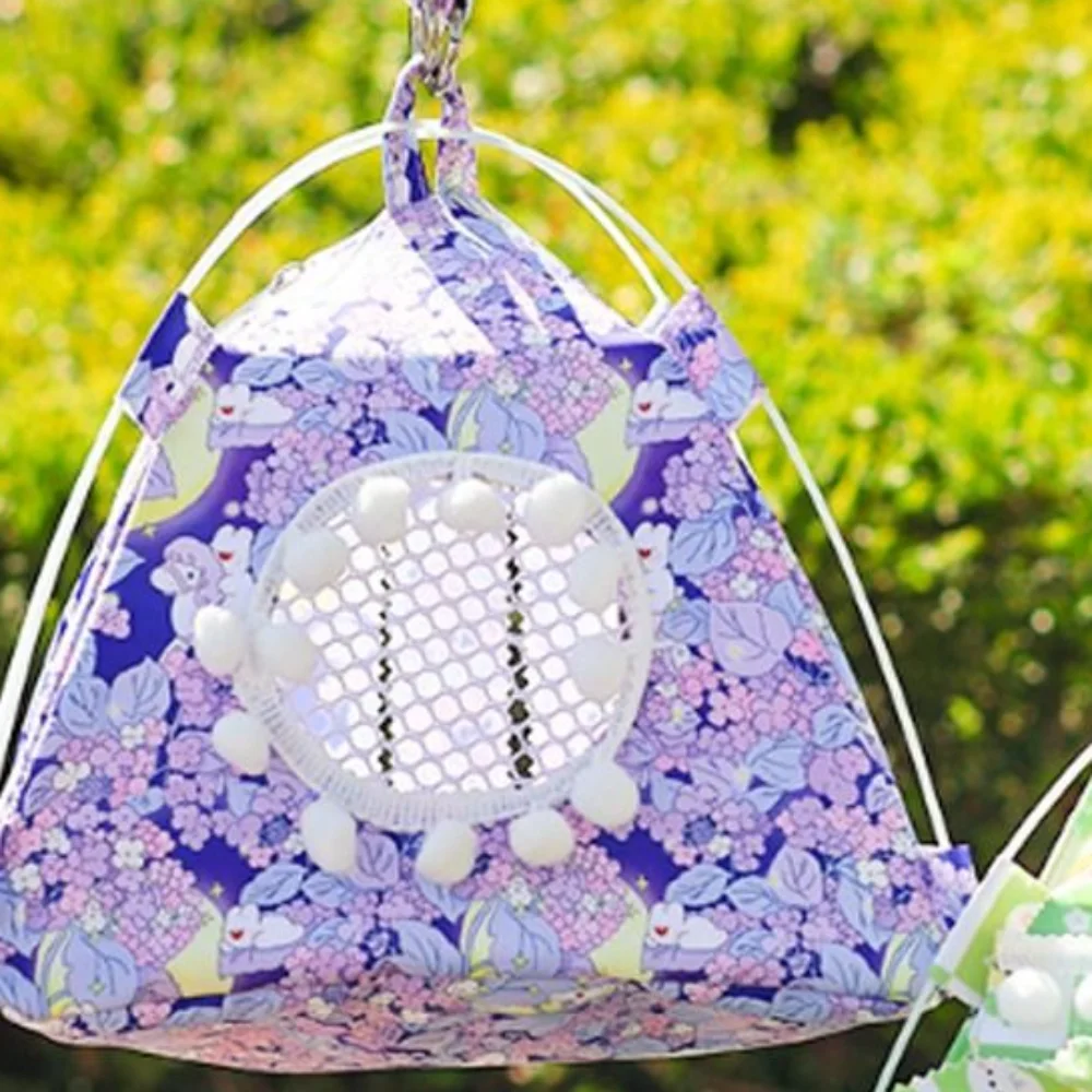 

Triangular Bird Nest Hanging Cage Rainproof Breathable Parrot Habitat Cave Stable Portable Bird Hammock Houses