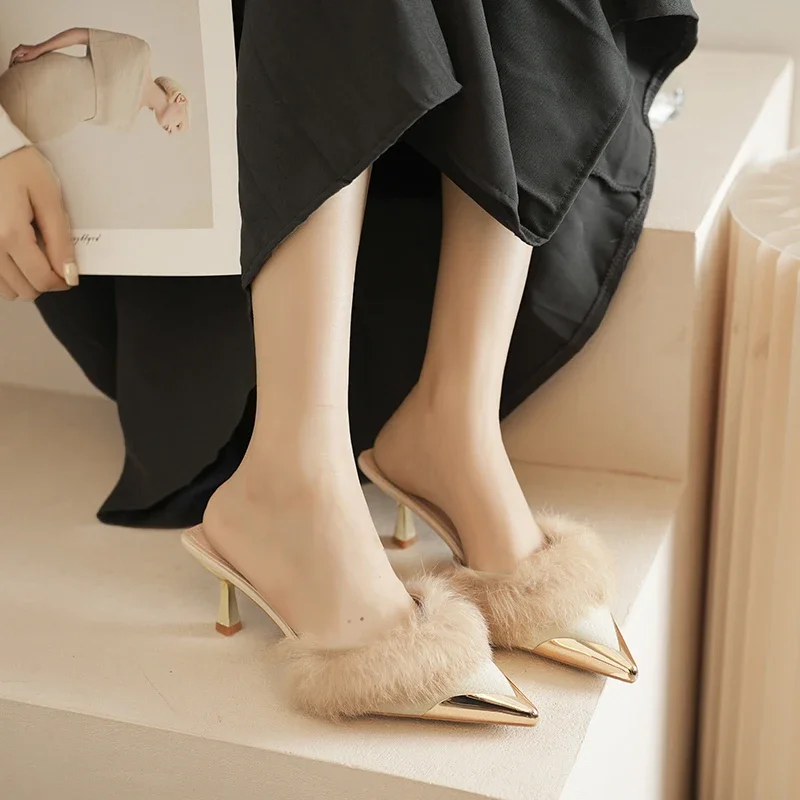 صنادل كلاسيكية أساسية لعام 2025 شرائح نسائية للحفلات أحذية كعب عالي رفيعة غير رسمية للنساء صنادل صيفية متينة سهلة الارتداء من الفرو بمقدمة مدببة #2