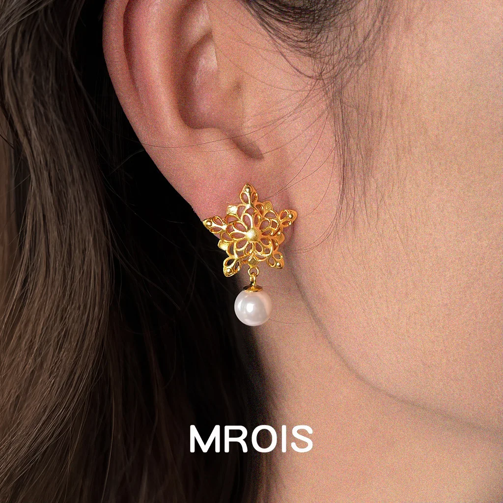 Original hollow five-pointed star flower pearl earrings French retro light luxury high-end earrings